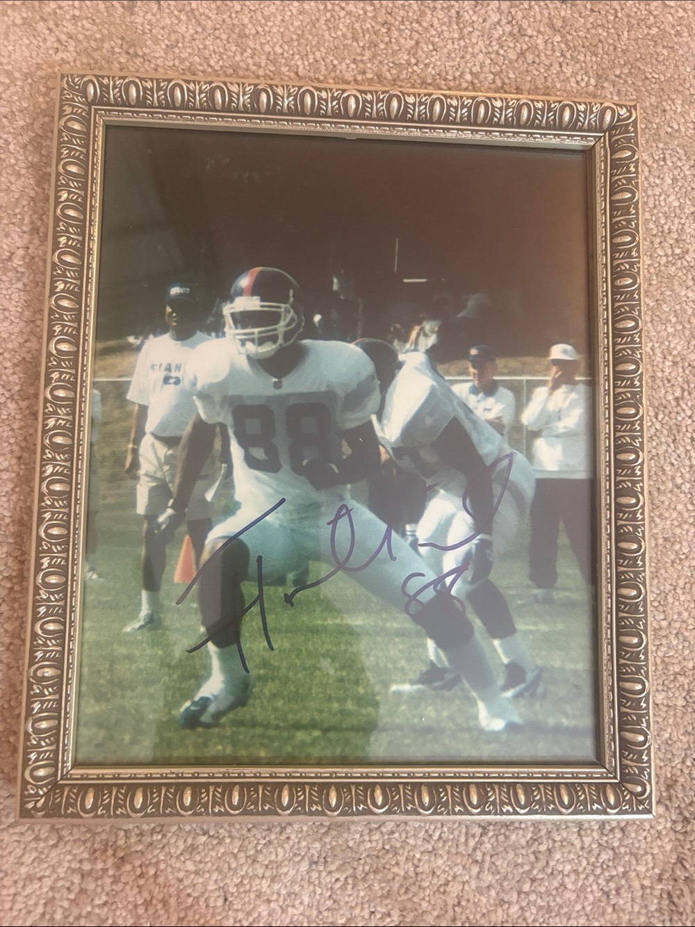 NY Giants Ike Hillard signed photo in an Ornate Gold Picture Frame